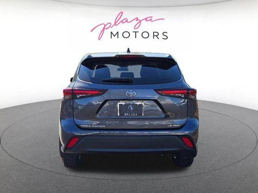 Magnetic Gray Metallic 2024 Toyota Highlander XLE