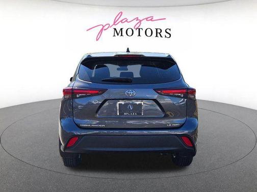 Magnetic Gray Metallic 2024 Toyota Highlander XLE