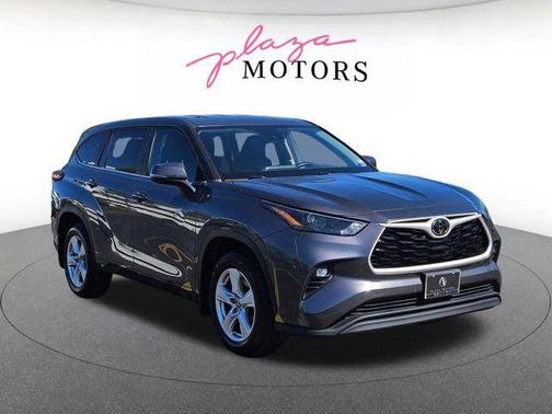 Magnetic Gray Metallic 2024 Toyota Highlander XLE