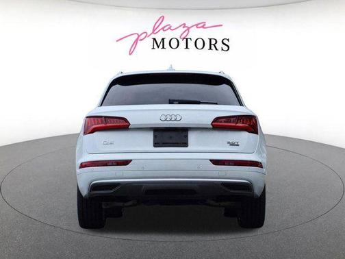 Ibis White 2018 Audi Q5 2.0T Tech Premium