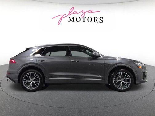 Samurai Gray Metallic 2025 Audi Q8 55 Premium
