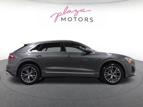Samurai Gray Metallic 2025 Audi Q8 55 Premium