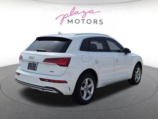 Ibis White 2023 Audi Q5 40 Premium