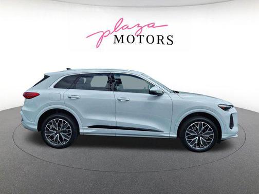 Glacier White 2025 Audi Q5 Premium Plus TFSI quattro S tronic