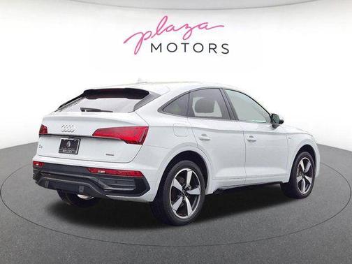 Glacier White Metallic 2023 Audi Q5 45 S line Premium Plus