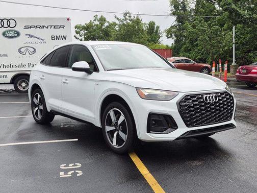 Glacier White Metallic 2023 Audi Q5 45 S line Premium Plus