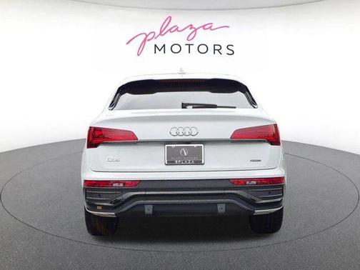 Glacier White Metallic 2023 Audi Q5 45 S line Premium Plus