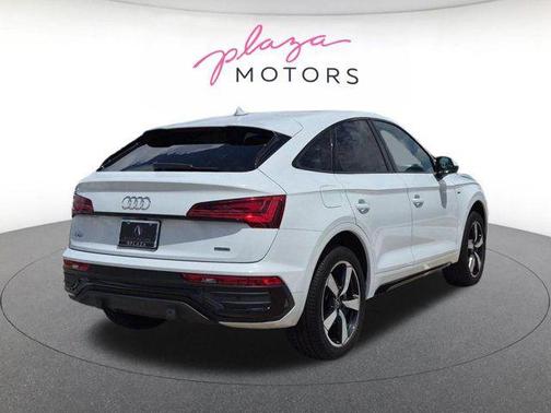 Glacier White Metallic 2023 Audi Q5 45 S line Premium Plus