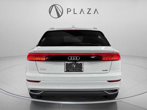 Glacier White Metallic 2023 Audi Q8 55 Premium