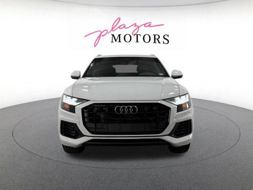 Glacier White Metallic 2023 Audi Q8 55 Premium