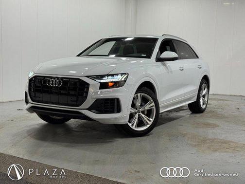 Glacier White Metallic 2023 Audi Q8 55 Premium