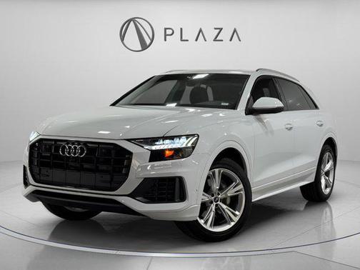 Glacier White Metallic 2023 Audi Q8 55 Premium