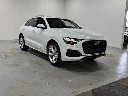 Glacier White Metallic 2023 Audi Q8 55 Premium