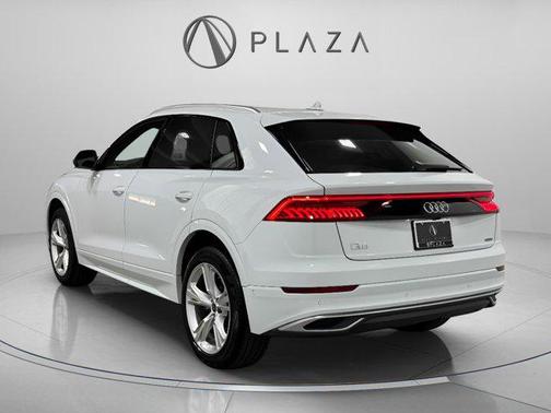 Glacier White Metallic 2023 Audi Q8 55 Premium