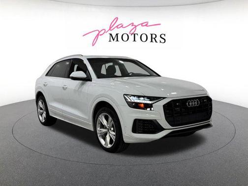Glacier White Metallic 2023 Audi Q8 55 Premium