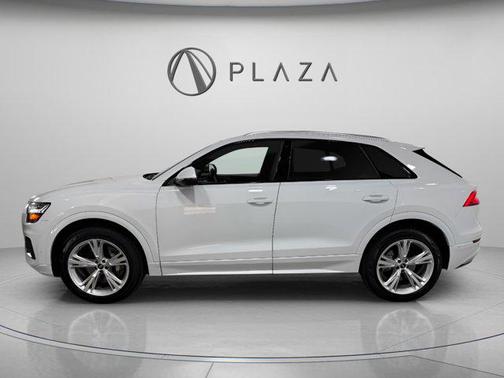 Glacier White Metallic 2023 Audi Q8 55 Premium