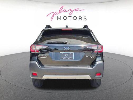 Crystal Black Silica 2025 Subaru Outback Limited XT