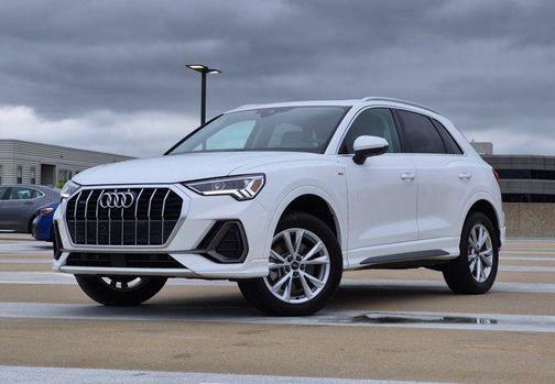 Ibis White 2023 Audi Q3 45 S line Premium Plus