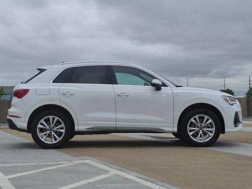 Ibis White 2023 Audi Q3 45 S line Premium Plus