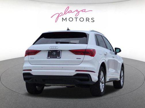Ibis White 2023 Audi Q3 45 S line Premium Plus