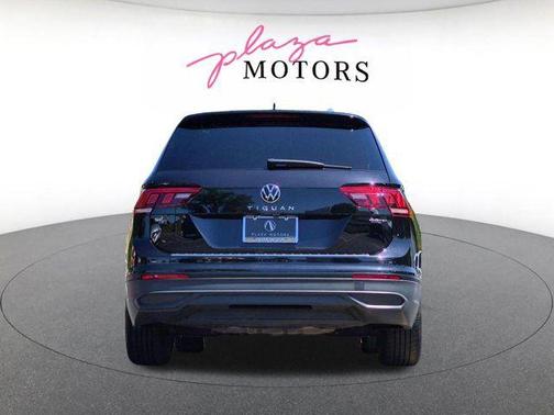 Deep Black Pearl 2024 Volkswagen Tiguan 2.0T SE 4MOTION