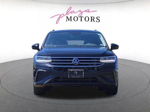 Deep Black Pearl 2024 Volkswagen Tiguan 2.0T SE 4MOTION