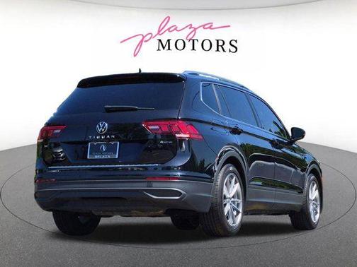 Deep Black Pearl 2024 Volkswagen Tiguan 2.0T SE 4MOTION
