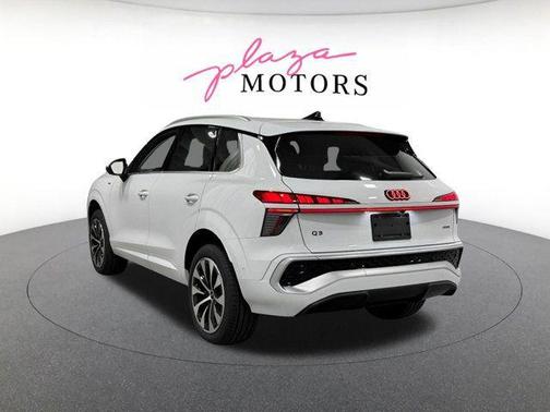 Glacier White Metallic 2026 Audi Q3 TFSI quattro S tronic