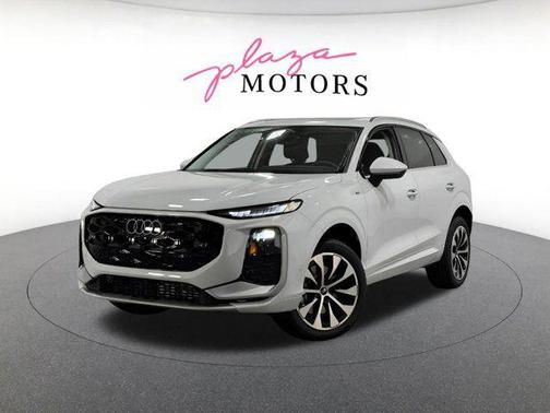 Glacier White Metallic 2026 Audi Q3 TFSI quattro S tronic