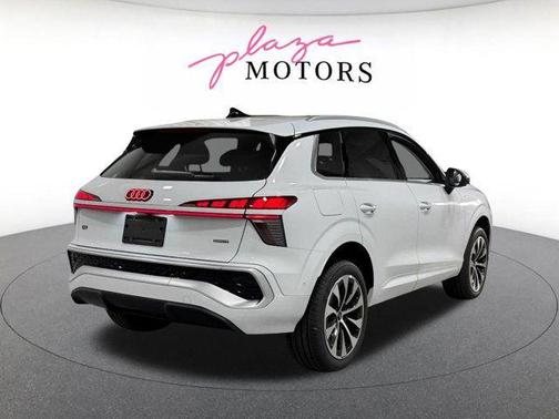 Glacier White Metallic 2026 Audi Q3 TFSI quattro S tronic