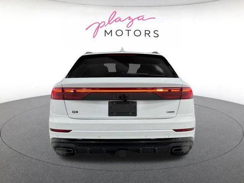Glacier White Metallic 2026 Audi Q8 55 Premium Plus