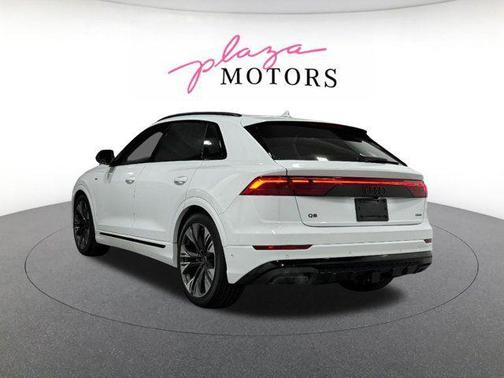 Glacier White Metallic 2026 Audi Q8 55 Premium Plus