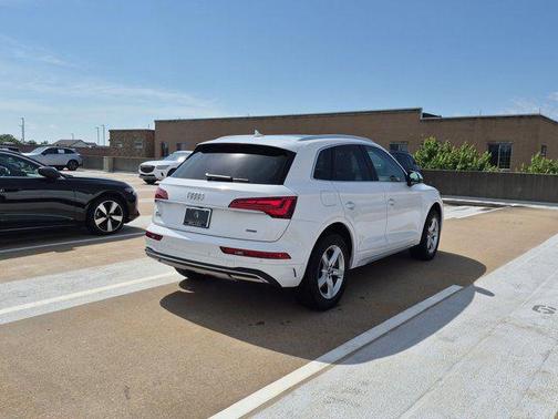 Ibis White 2023 Audi Q5 40 Premium