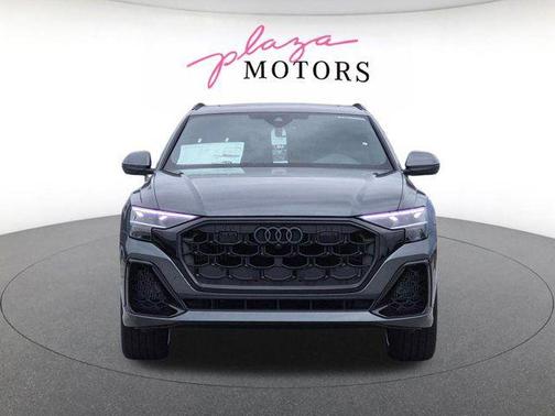 Daytona Gray Pearl Effect 2026 Audi Q8 55 Premium Plus