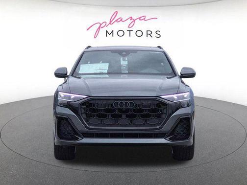 Daytona Gray Pearl Effect 2026 Audi Q8 55 Premium Plus