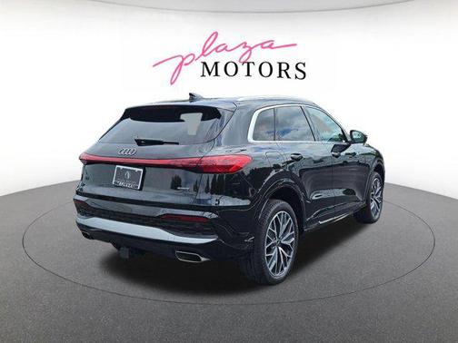 Black Metallic 2025 Audi Q5 Premium Plus TFSI quattro S tronic