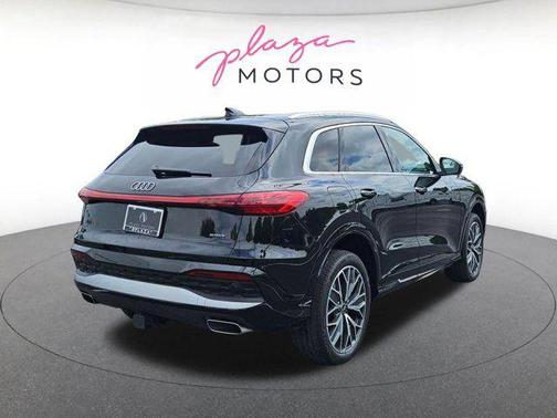 Mythos Black Metallic 2025 Audi Q5 Premium Plus TFSI quattro S tronic