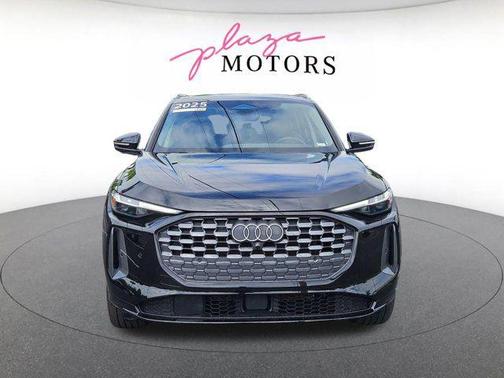 Mythos Black Metallic 2025 Audi Q5 Premium Plus TFSI quattro S tronic