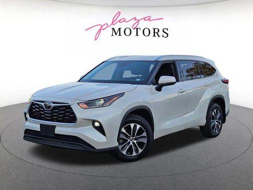 Blizzard Pearl 2021 Toyota Highlander XLE