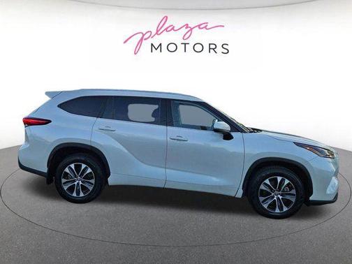 Blizzard Pearl 2021 Toyota Highlander XLE