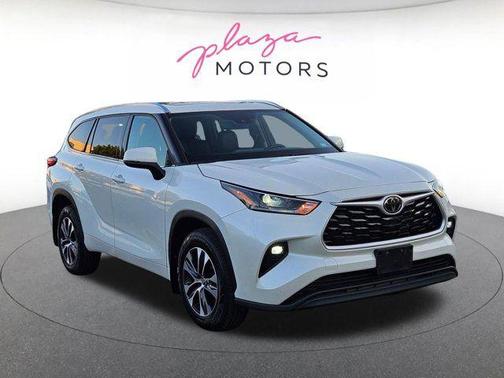 Blizzard Pearl 2021 Toyota Highlander XLE