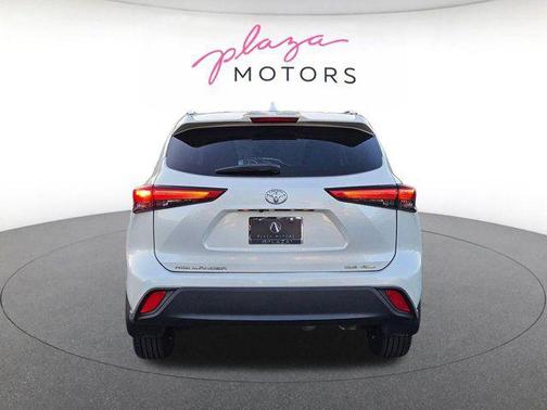 Blizzard Pearl 2021 Toyota Highlander XLE
