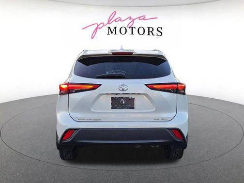 Blizzard Pearl 2021 Toyota Highlander XLE