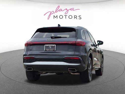 Tambora Gray Metallic 2025 Audi Q5 Premium Plus TFSI quattro S tronic