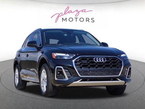 Mythos Black Metallic 2023 Audi Q5 45 S line Premium
