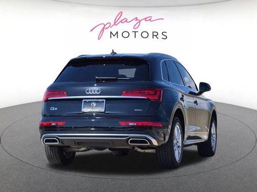 Mythos Black Metallic 2023 Audi Q5 45 S line Premium