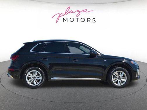 Mythos Black Metallic 2023 Audi Q5 45 S line Premium