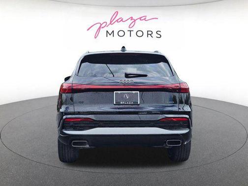 Mythos Black Metallic 2025 Audi Q5 Premium TFSI quattro S tronic