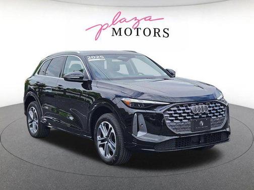 Mythos Black Metallic 2025 Audi Q5 Premium TFSI quattro S tronic