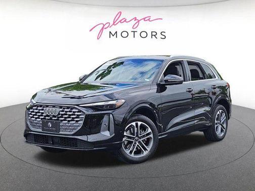 Mythos Black Metallic 2025 Audi Q5 Premium TFSI quattro S tronic